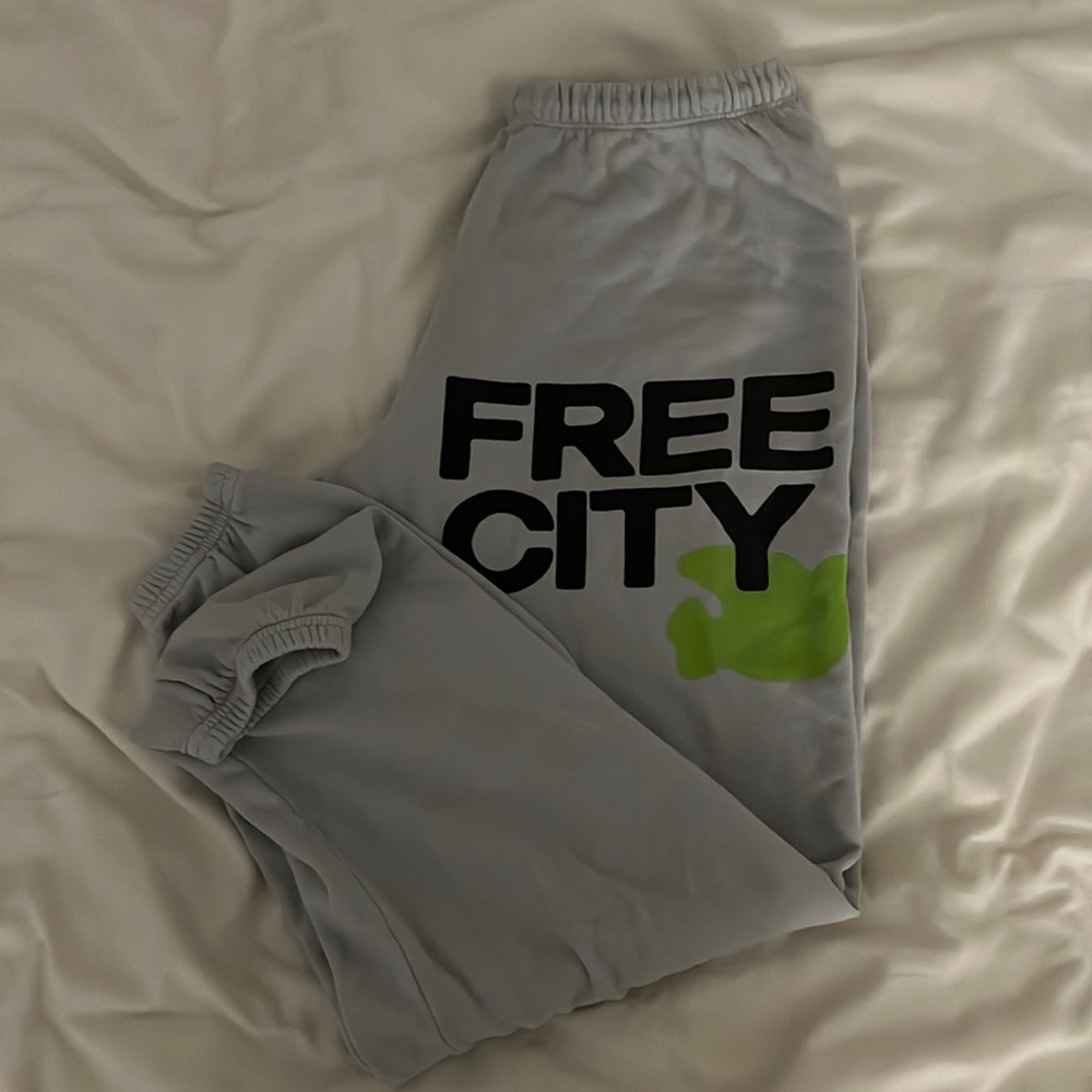 Free city sweat pants